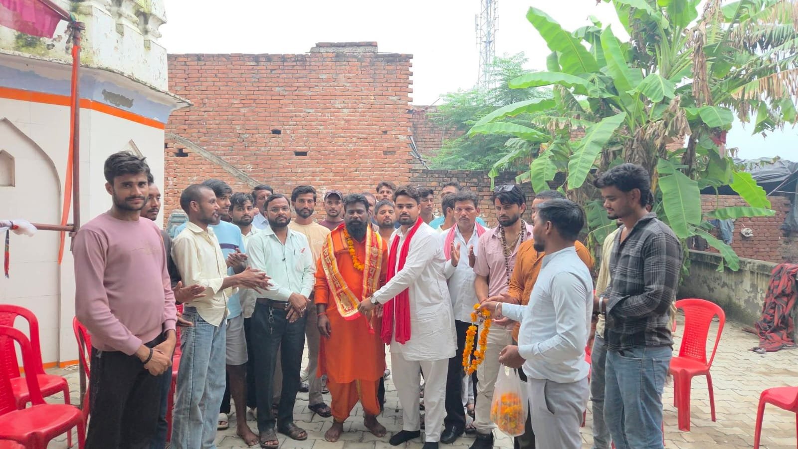 लोधी बाबा जी का आशीर्वाद 🙏🚩 बाबा जी का स्नेह ❤️🙏 प्रेम, आशीर्वाद और विश्वास 🙏 बाबा जी का आशीर्वाद, मेरी ताकत 🚩 हर हर महादेव! 🔱 - Aligarh photo