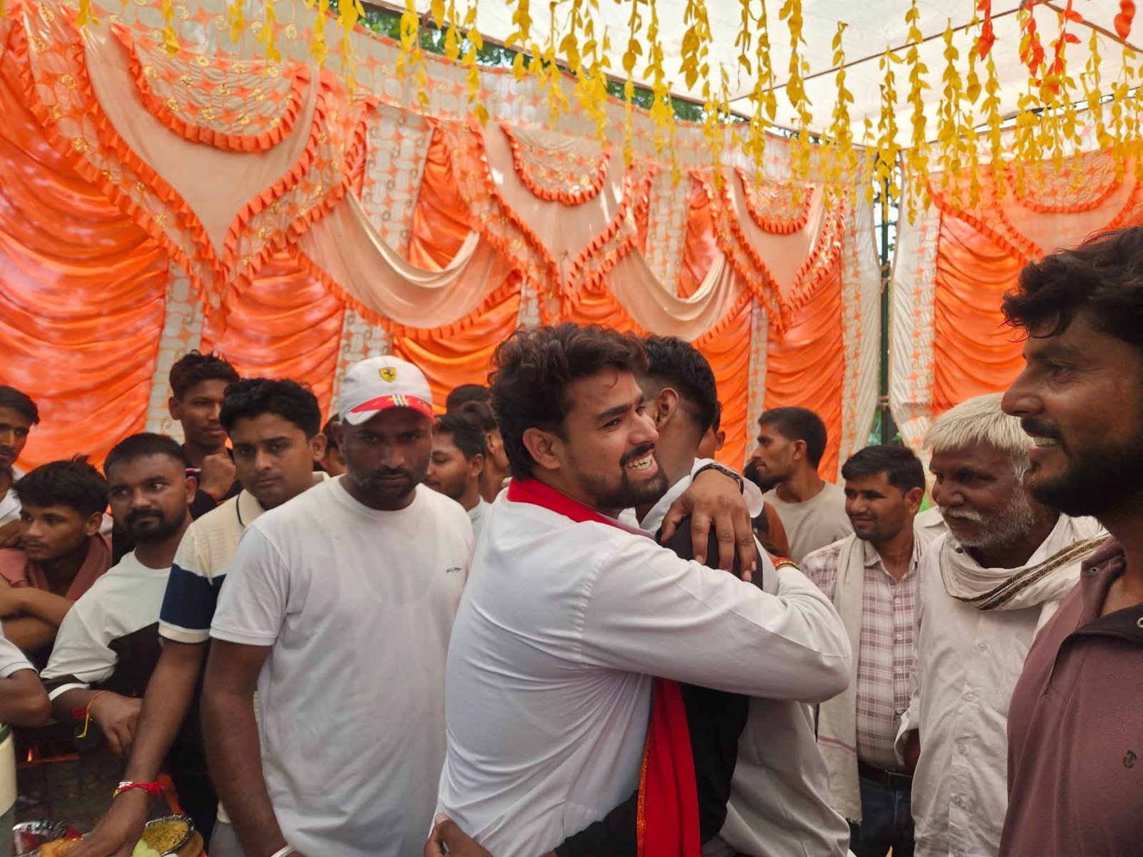 शहीद गुलाब सिंह लोधी स्मृति 1600 मीटर दौड़ प्रतियोगिता में गूंजा अतरौली के युवाओं का जोश - Aligarh photo