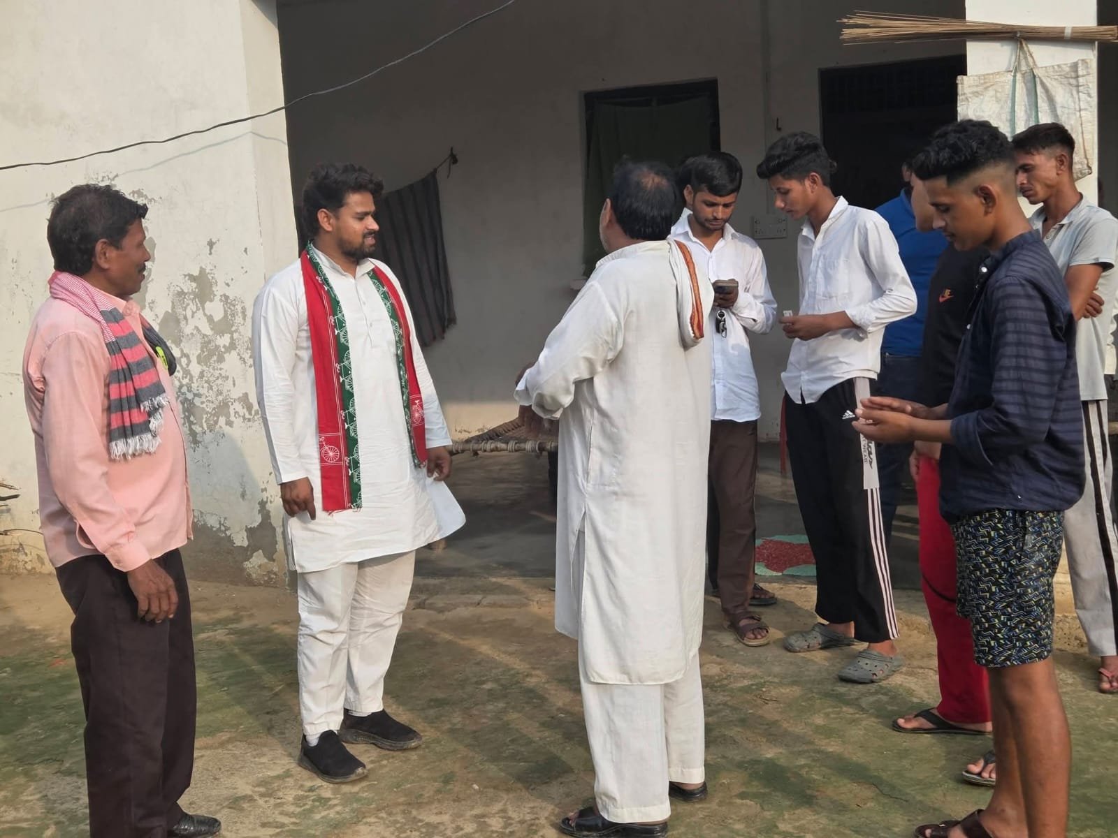 अतरौली में युवा चेहरा, नया नेतृत्व और बदलाव की आवाज़ - Aligarh photo