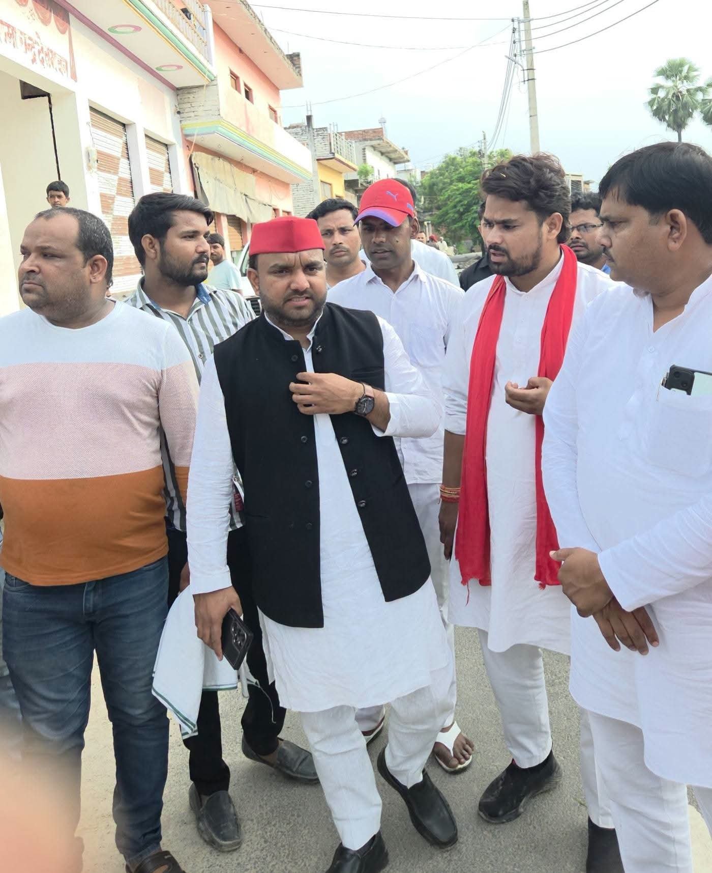 मैनपुरी में माननीय विधायक श्री राहुल शिवगणेश लोधी जी एवं माननीय विधायक श्री तेज प्रताप सिंह यादव जी से शिष्टाचार भेंट - Mainpuri photo