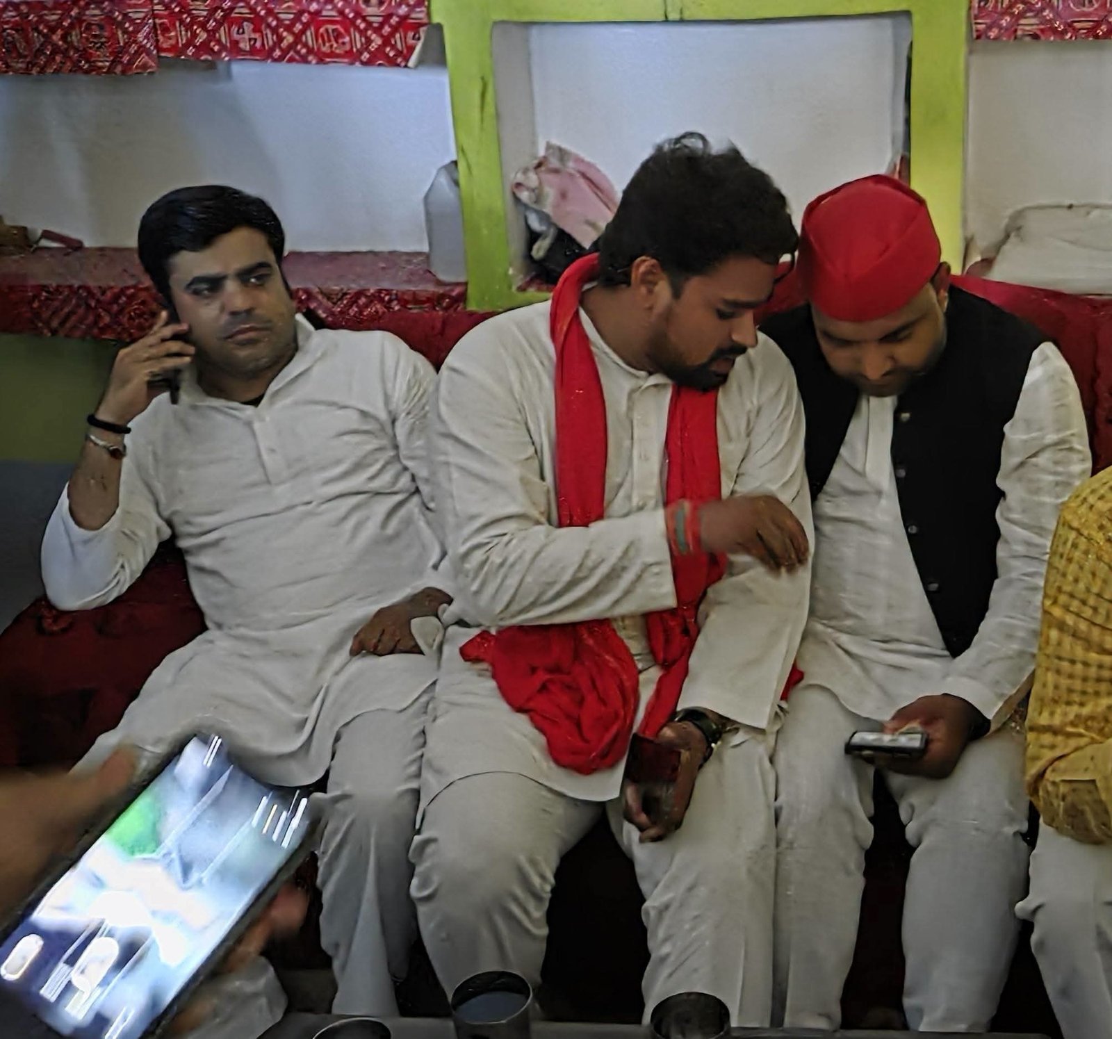 मैनपुरी में माननीय विधायक श्री राहुल शिवगणेश लोधी जी एवं माननीय विधायक श्री तेज प्रताप सिंह यादव जी से शिष्टाचार भेंट - Mainpuri photo