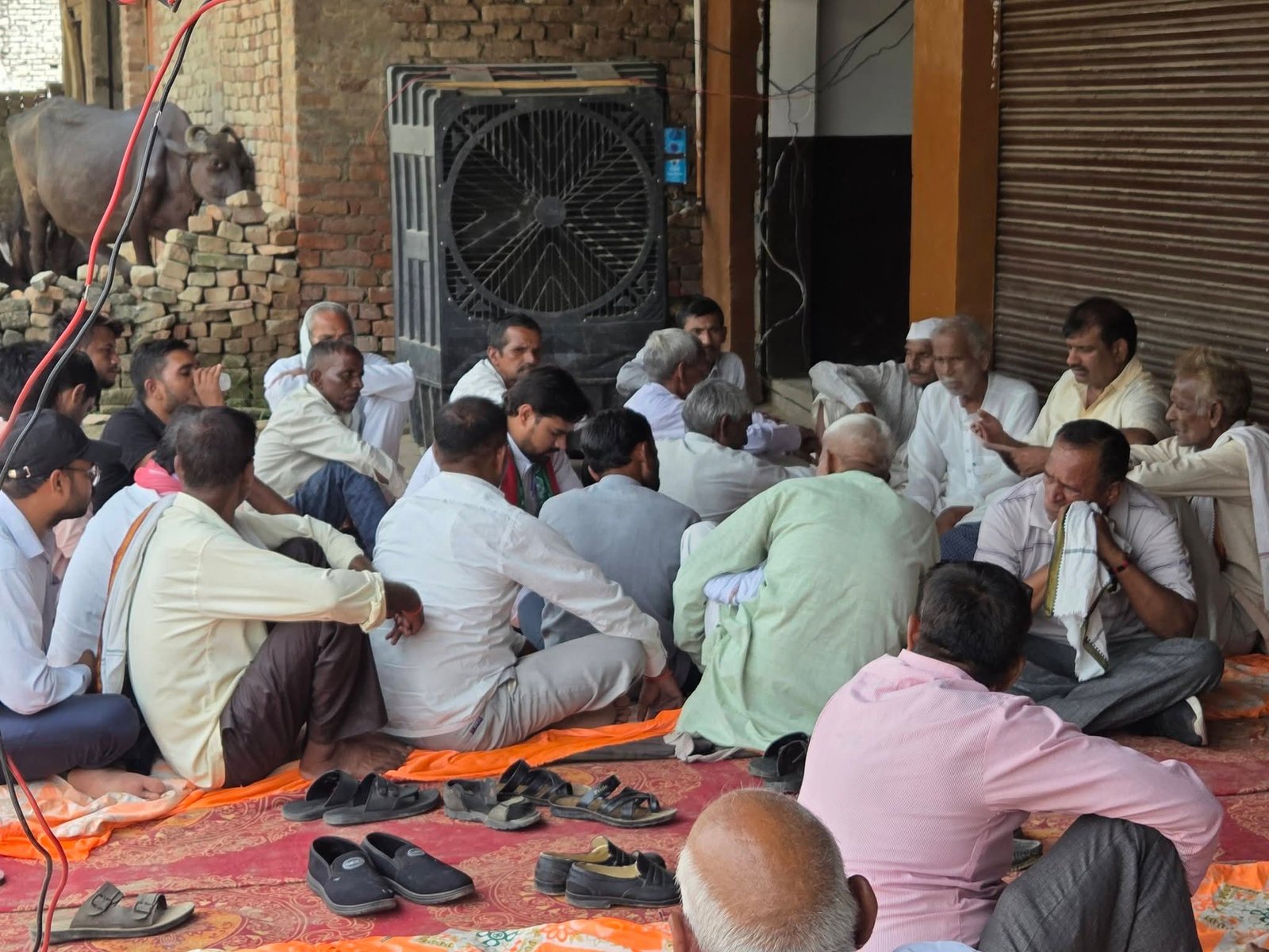 गांव भमोरी खुर्द में श्री सुमित यादव जी के निधन पर शोक संवेदना | गगन लोधी - Aligarh photo
