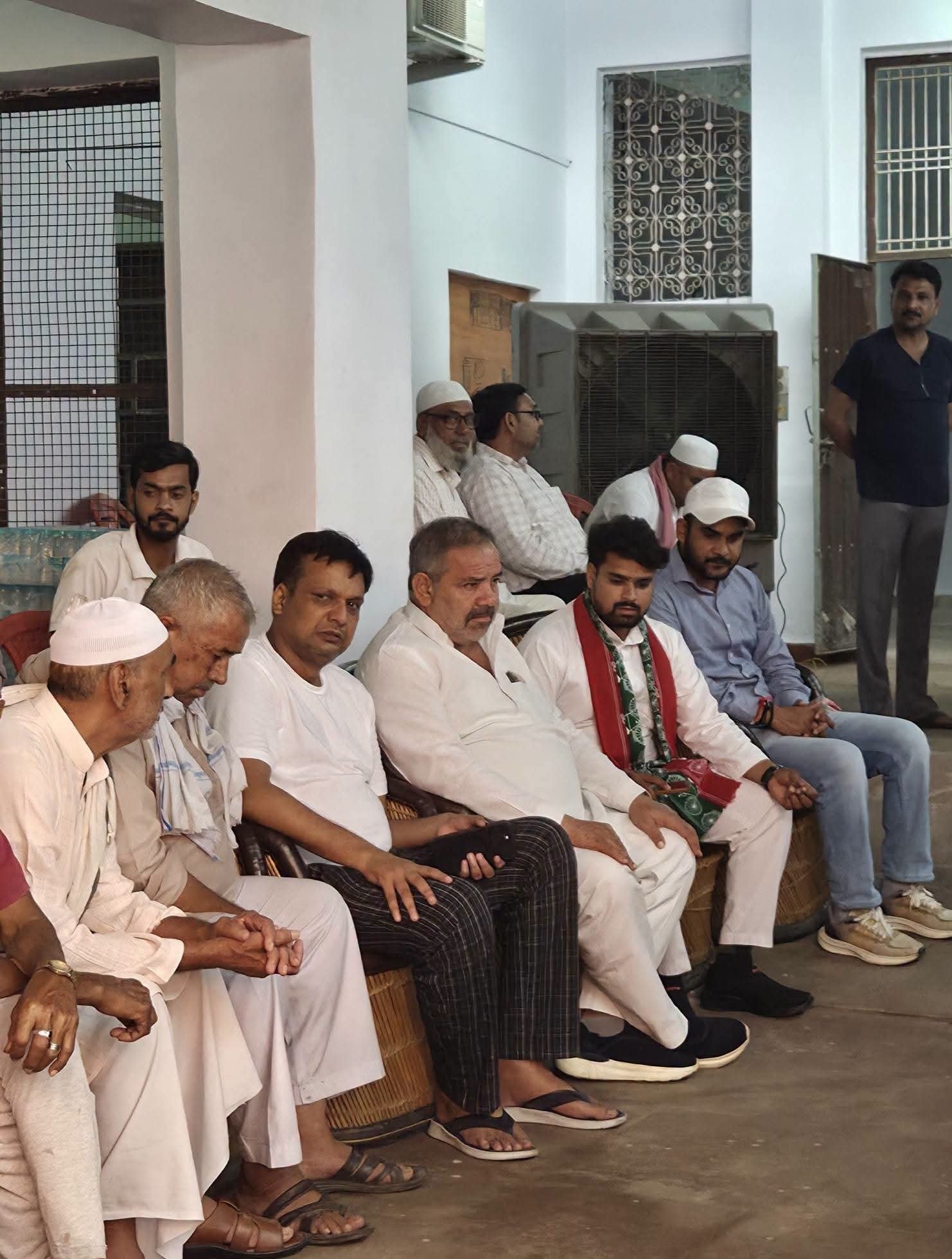 अतरौली के पूर्व विधायक एवं पूर्व मंत्री डॉ. अनवर खान जी को भावभीनी श्रद्धांजलि - Aligarh photo