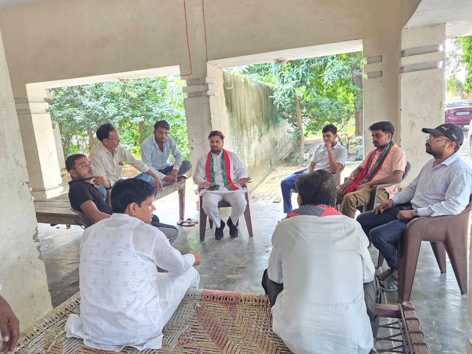 अतरौली विधानसभा के विभिन्न गांवों में शोक संवेदना | गगन लोधी ने परिजनों से की मुलाकात - Aligarh photo